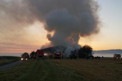 Sulz-Bergfelden: Vollbrand eines Stroh Schuppen 